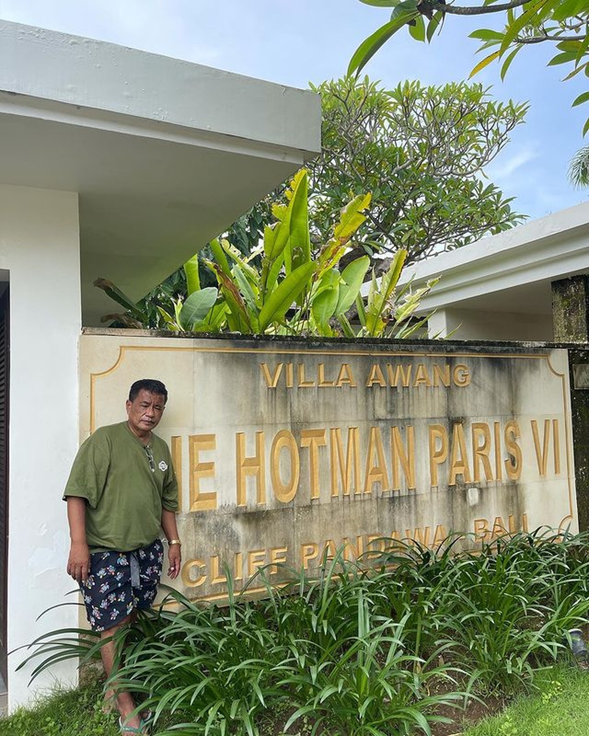 Penampilan terbaru Hotman Paris dengan wajah lesu dan tubuh kurus menjadi sorotan&period; Yuk kita intip potretnya&excl;