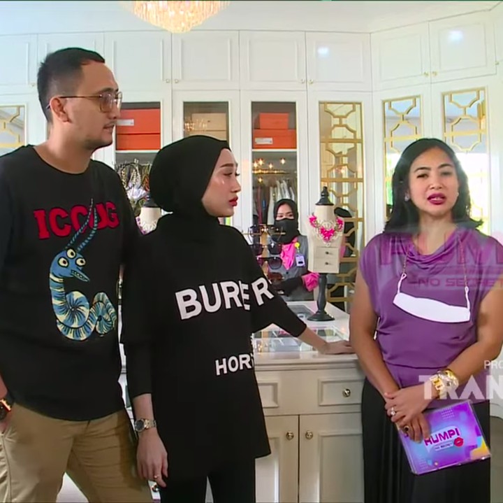 <p>Usaha keras memang tidak akan mengkhiati hasil. dr. Gladys dan suami kini bisa hidup mapan karena tak pernah menyerah dan bersama-sama menjalani semuanya. (Foto: YouTube TRANS TV Official)</p>