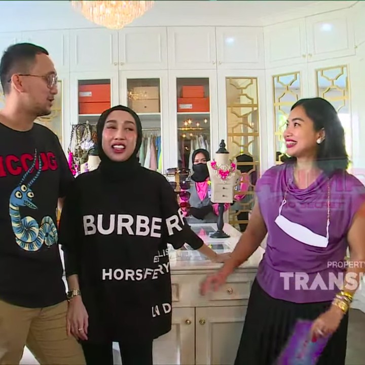 <p>dr. Reza Gladys pernah viral di TikTok. Dokter berhijab ini ternyata memiliki rumah mewah lho, Bunda. (Foto: YouTube TRANS TV Official)</p>