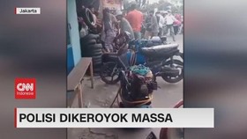 VIDEO: Melerai Perkelahian, Polisi Malah Dikeroyok Massa