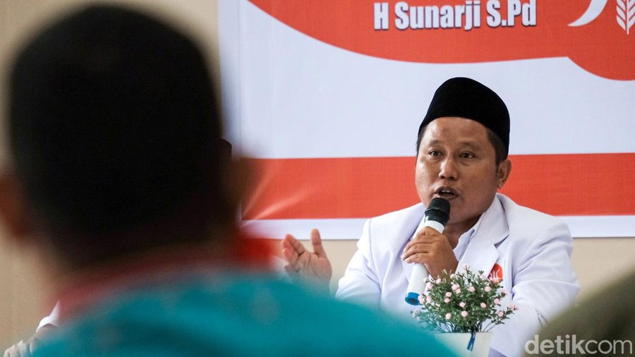 Sunarji alias Narji eks Cagur berkecimpung di dunia politik. Narji kini bergabung ke Partai Keadilan Sejahtera (PKS).
