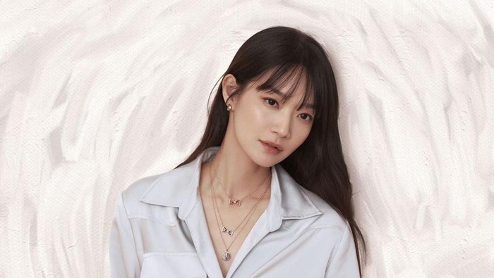 Shin Min Ah untuk DIDIER DUBOT