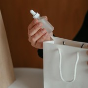 Hyaluronic Acid dan Retinol Bisa Jadi Duet Maut, Mana yang Sebaiknya Dipakai Lebih Dulu?