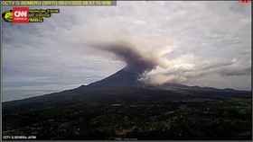 VIDEO: Rekaman Saat Gunung Semeru Kembali Luncurkan Awan Panas