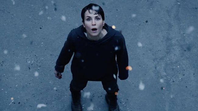 Sinopsis What Happened to Monday berkisah mengenai perjuangan tujuh kembar identik di tengah ledakan populasi di Bumi.