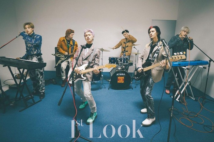 Xtraordinary Heroes melakukan pemotretan pertama mereka sebagai grup band baru bersama majalah 1st Look Korea, Beauties. Grup asuhan JYP Entertainment ini tampil dalam gaya rock and roll yang memesona./ Foto: Yoon Ji Yong/1st Look
