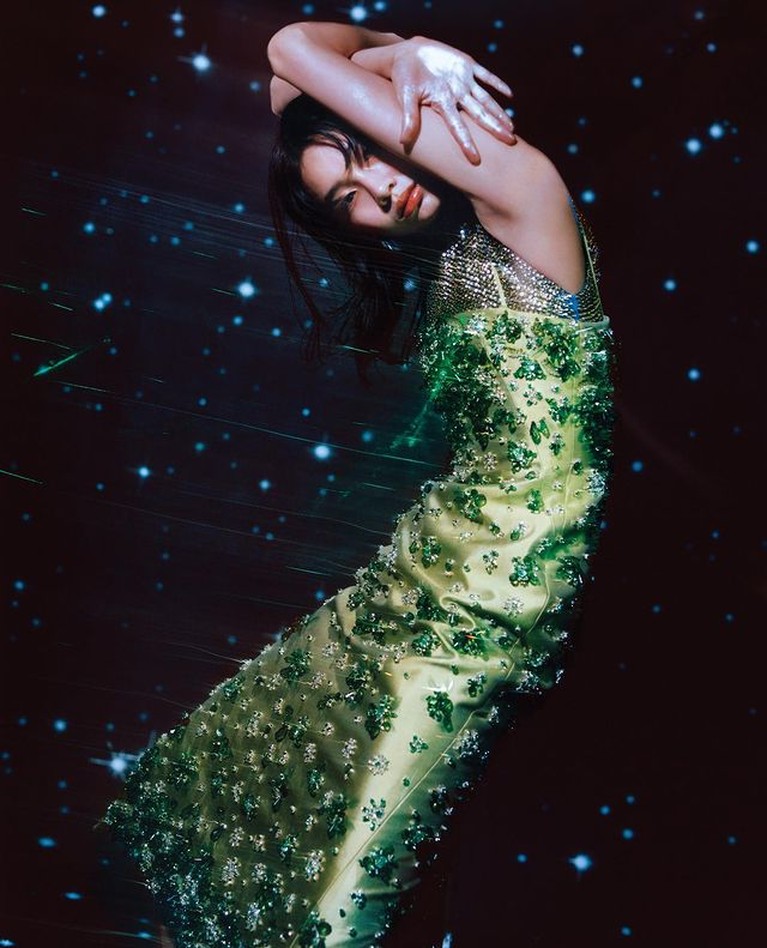 7 Potret Cantik Jung Ho Yeon Squid Game jadi Model Sampul Majalah VOGUE Usai membintangi 'Squid Game', nama Jung Ho Yeon semakin melejit hingga tampil jadi sampul majalah VOGUE. Yuk intip potretnya!