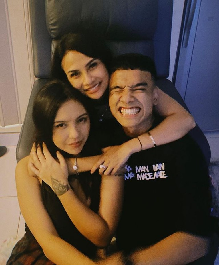 7 Potret Fadly Faisal dan Kekasih 7 Potret Fadly Faisal dan Kekasih