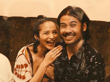 Sempat Nyesel Nikah Muda, Begini Perjalanan Cinta Putri Marino & Chicco Jerikho