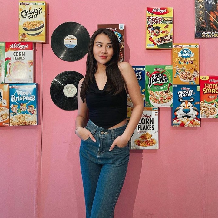 <p>Pada 2019, ia memberanikan diri untuk terjun ke dunia tarik suara seperti Ibunda. Aaliyah meluncurkan single berjudul <em>Ulangi</em> pada 2019. (Foto: Instagram @aaliyah.massaid)</p>
