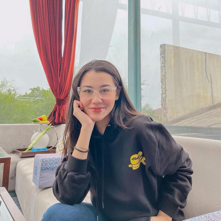 <p>Saat ini Aaliyah sudah mengeluarkan 7 judul lagu, di antaranya <em>Saling Peduli, Pertama Mengenal Cinta,</em> dan yang terbaru yaitu<em> Tak Searah</em>. (Foto: Instagram @aaliyah.massaid)</p>