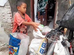 Kisah Bocah 7 Tahun di Brebes Jadi Pemulung Demi Bisa Sekolah
