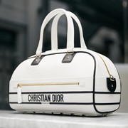 Intip Proses Pembuatan Dior Vibe! Tas Bergaya Sporty Terbaru dari Dior yang Siap Menjadi Incaran Para Fashionista