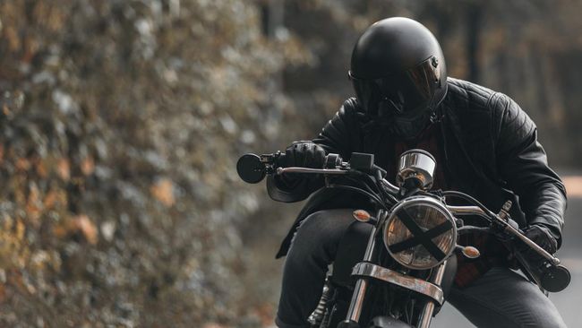Ragam Manfaat Sarung Tangan Saat Berkendara Motor Memakai sarung tangan saat berkendara motor nyatanya punya sejumlah manfaat, tak cuma melindungi saja.