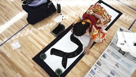 FOTO: Semangat Anak-anak Jepang Kembali Ikut Kontes Kaligrafi