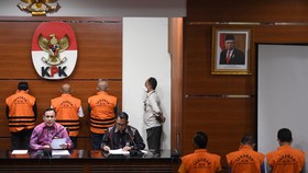 img-title Dalami Suap Wali Kota Bekasi, KPK Periksa Tiga Lurah