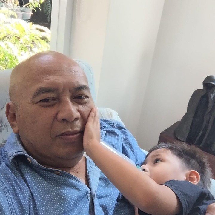<p>Nyoman Nuarta adalah salah satu pelopor Gerakan Seni Rupa Baru di Indonesia. Lalu apa Nyoman Nuarta berencana menurunkan bakatnya pada sang cucu ya, Bunda? (Foto: Instagram @nyoman_nuarta)</p>