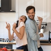 Jatuh Cinta dengan Pria Aries? Lakukan 5 Cara untuk Memikat Hati si Elemen Api