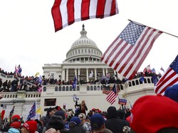 Trump Ampuni 14 Pendukungnya yang Terlibat Kerusuhan Gedung Capitol