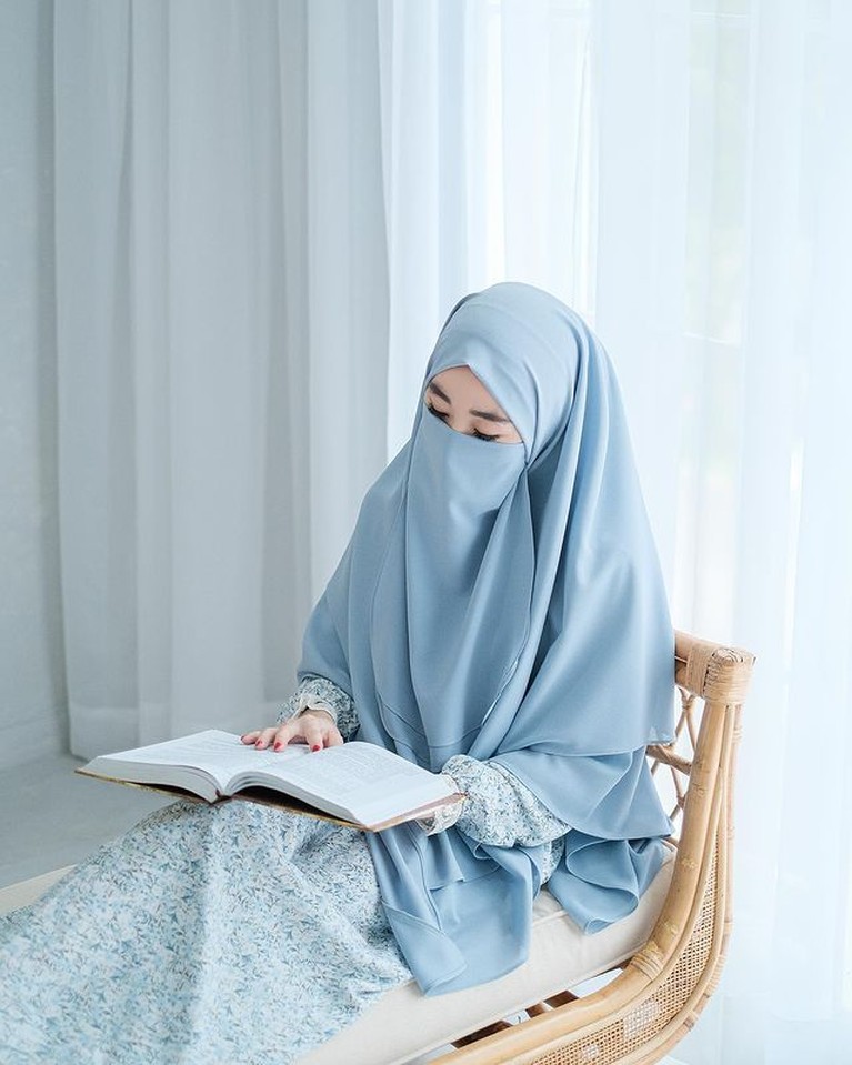Pesona Larissa Chou Saat Tampil Pakai Cadar Pesona Larissa Chou Saat Tampil Pakai Cadar