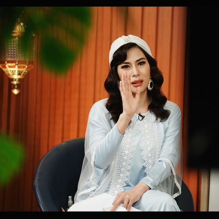 Potret Terbaru Anya Dwinov Anya Dwinov aktris hits era 90-an membuat pengakuan mengejutkan tak ingin memiliki anak. Yuk intip potret terbarunya!