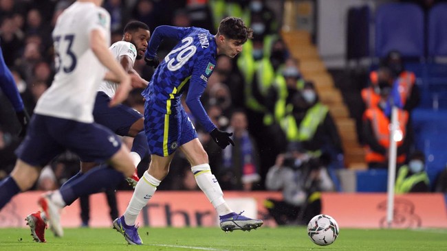 Chelsea menang 2-0 atas Tottenham Hotspur pada leg pertama semifinal Piala Liga di Stadion Stamford Bridge, Kamis (6/1) dini hari waktu Indonesia.