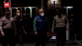 VIDEO: Momen Walikota Bekasi Rahmat Effendi Tiba Di Gedung KPK