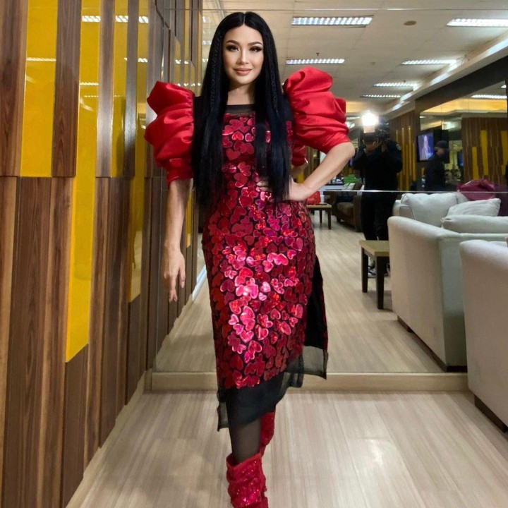 <p>Sebelum terjun ke dunia tarik suara, Titi DJ mengikuti ajang model Miss World. Enggak heran kalau penampilannya selalu terlihat menawan, ya? (Foto: Instagram @ti2dj)</p>