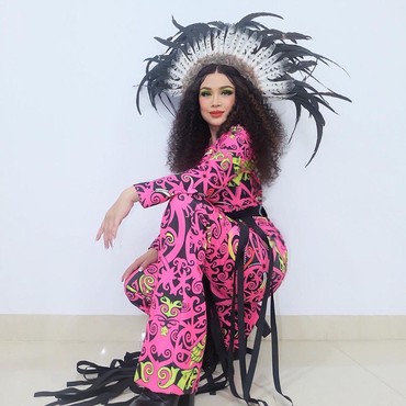 Cerita Titi DJ Memutuskan Jadi Mualaf