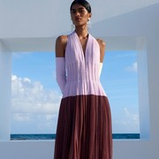 Inspirasi Gaya Musim Gugur yang Penuh Padu-padan Warna Tak Biasa Hadir di Koleksi Terbaru Tory Burch