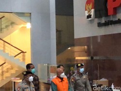 Wali Kota Bekasi Rahmat Effendi Ditahan KPK!