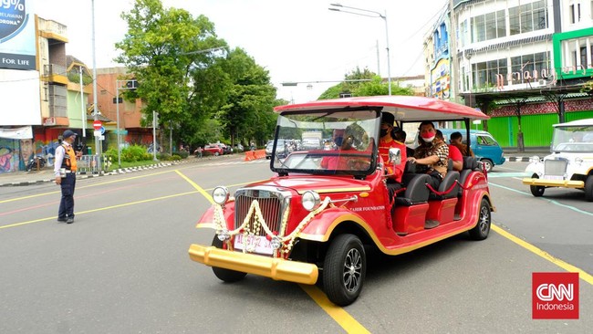 Pengamat membandingkan Gibran dengan ayahnya, Presiden Jokowi, saat menjabat Wali Kota Solo terkait peluncuran mobil di jalanan yang menunggu uji tipe Kemenhub.