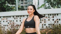 <p>Berkat hobinya yang olahraga, Andrea Dian selalu tampil fit dan punya body goals, lho. (Foto: Instagram @andreadianbimo)</p>