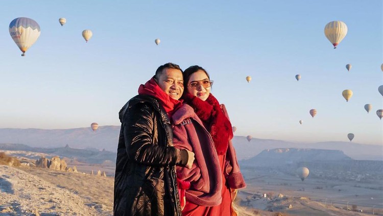 Ashanty dan Anang saat liburan di Turki