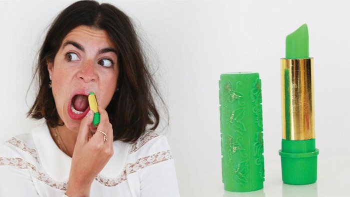 Harganya Cuma Rp7 Ribuan, Ini 4 Cara Mudah Mengenali Perbedaan Lipstik Arab Asli vs Palsu!