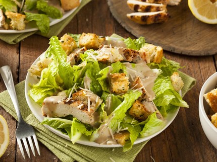 3 Resep Salad Simpel dan Enak Buat Menu Sarapan, Pakai Dada Ayam untuk Diet