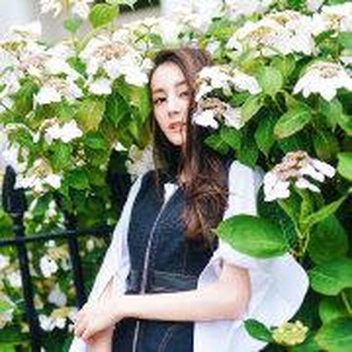 <p>Belum lama ini, Dilraba Dilmurat masuk dalam daftar 100 Wanita Tercantik Dunia 2021, Bunda. (Foto: Weibo Dilraba Dilmurat)</p>