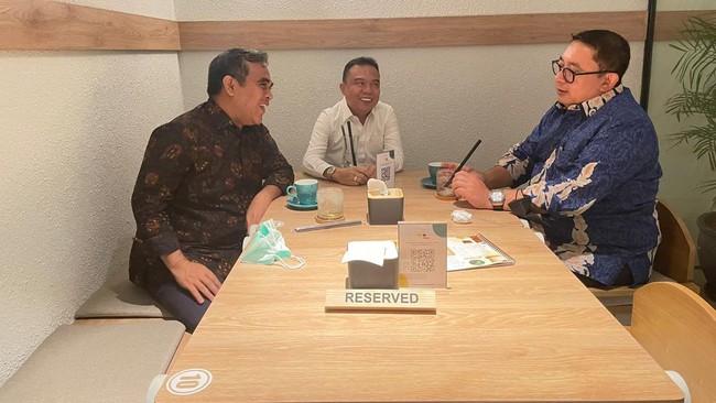 Elite Partai Gerindra, Sufmi Dasco Ahmad, Ahmad Muzani, dan Fadli Zon duduk satu meja membahas sejumlah isu penting, termasuk soal Pilkada DKI dan Pilpres 2024.