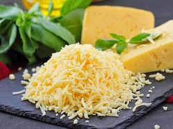 9 Bahaya Konsumsi Keju Berlebihan