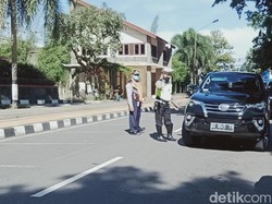 Mobdin Ditarik Pemkab, Ketua DPRD Klaten Kini Pakai Mobil Pribadi