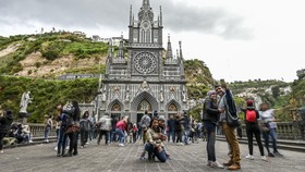 FOTO: Las Lajas, Gereja Bersejarah di Kolombia Tujuan Wisata Religi
