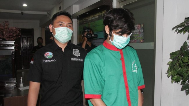 Pesinetron Naufal Samudra mengaku berhenti memesan narkoba jenis LSD setelah Jeff Smith tertangkap beberapa waktu lalu.