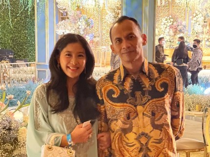 Jarang Tersorot, Intip 7 Momen Romantis Olivia Zalianty dan Suami