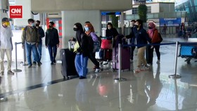 VIDEO: RI akan Deportasi WNA Dari 14 Negara Antisipasi Omicron