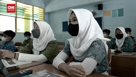 VIDEO: Curhat Siswi SMP Ibu Kota Usai Sekolah Kembali Tatap Muka