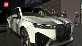 VIDEO: BMW Pamer Mobil 'Bunglon' Bisa Ganti Warna Sekejap