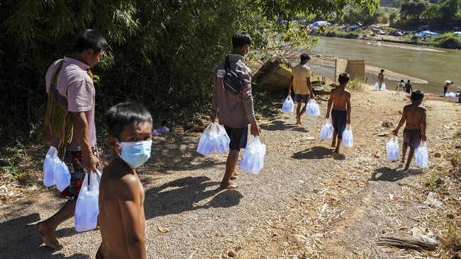 Junta militer Myanmar membunuh empat remaja di Kotapraja Thayetchaung karena menduga mereka sebagai milisi.