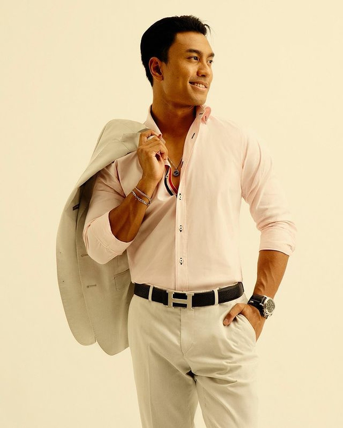 Fuji adik mendiang Bibi Adriansyah menjadi sorotan&comma; kini ia dijodohkan dengan Austin Alexander&period; Yuk intip potretnya&excl;