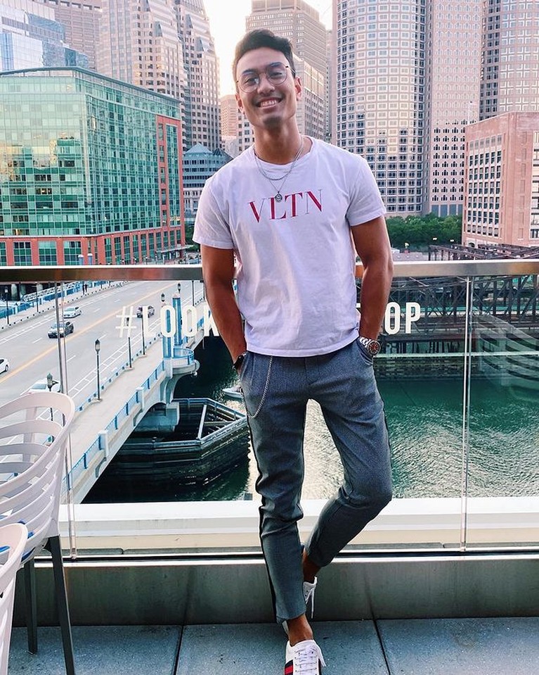 7 Potret Austin Alexander Fuji adik mendiang Bibi Adriansyah menjadi sorotan, kini ia dijodohkan dengan Austin Alexander. Yuk intip potretnya!