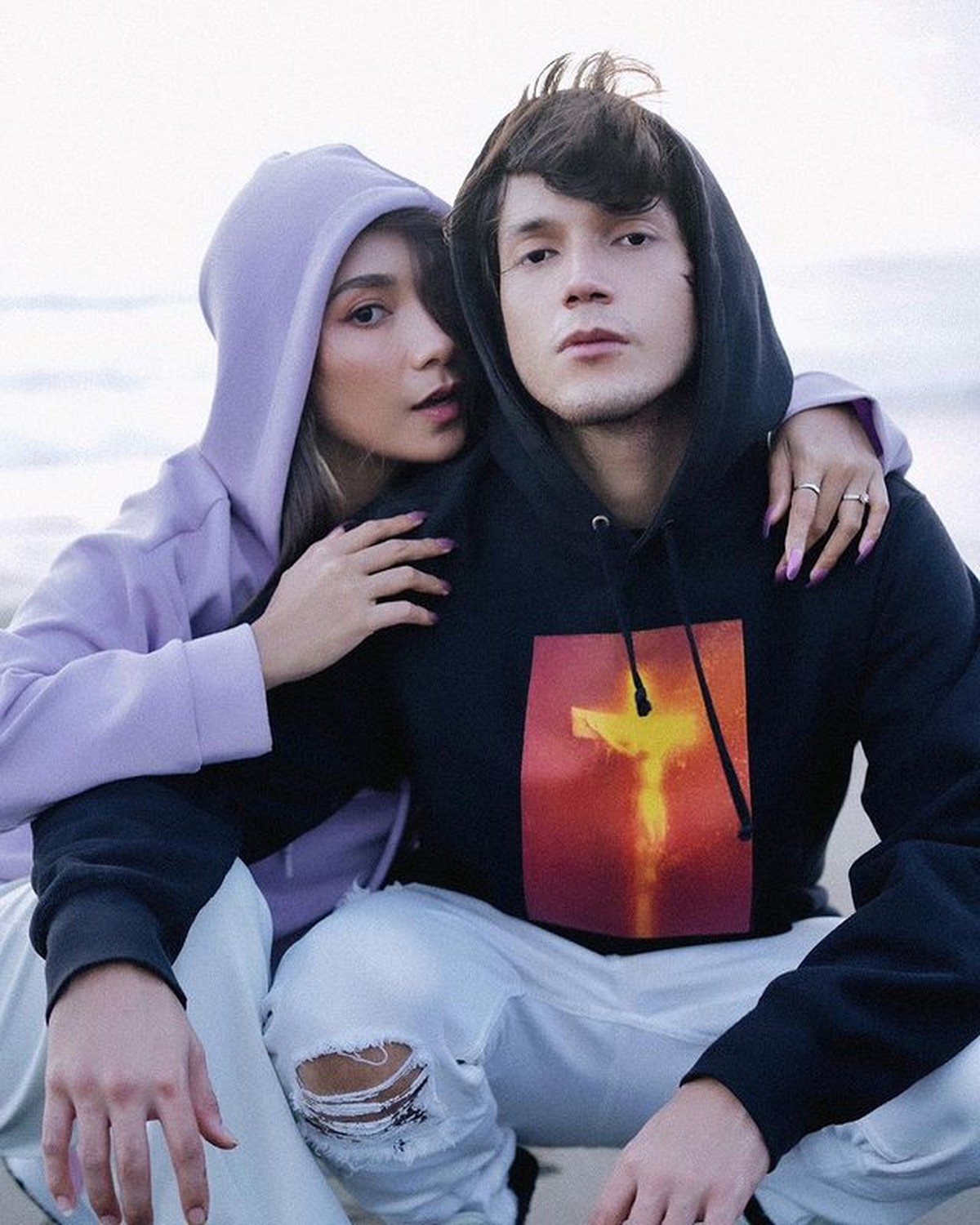 Naufal Samudra ditangkap atas kasus narkoba disaksikan oleh sang kekasih&comma; Dinda Kirana&period; Yuk intip potret mereka&excl;